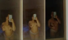 Hot Desi girl Record Booobs Selfie