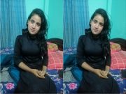 Hot Bangla Girl Shows her Boobs