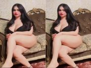 Sexy Paki Girl Shows Pussy